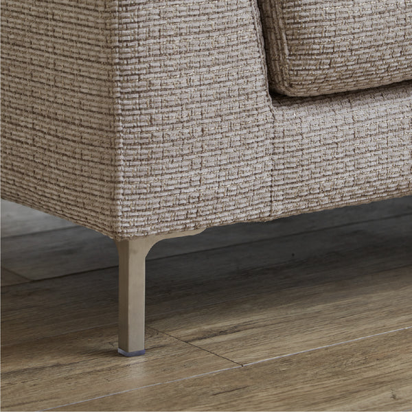 脚まわりの抜け感など、どこから見ても美しく感じられるよう、細部まで丁寧に整えています。 #A41 カスタード（ファブリックAランク）