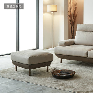 脚はブロンズゴールド、座面下・背面はシャドーグレージュの上品なカラーに仕上げました。 #PLT111 プラチナグレー×FLT02 シャドーグレージュ