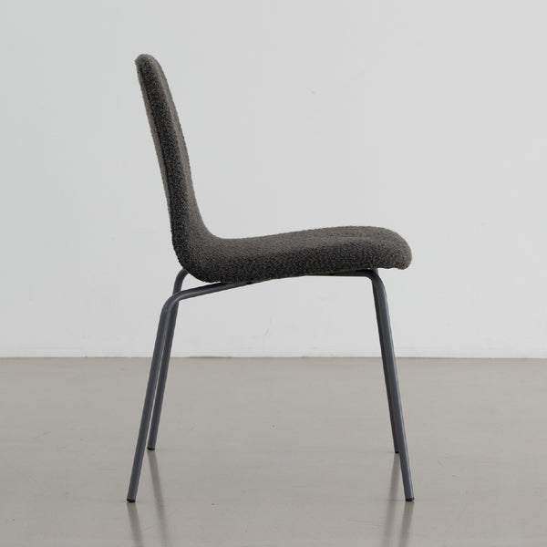 身体にフィットする形状です。 #ライトグレー