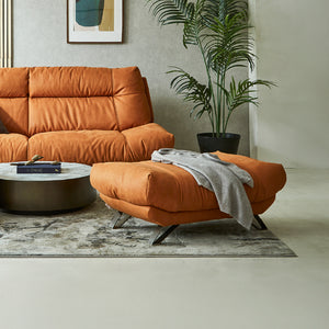 脚高11cmと一般的なお掃除ロボットが通れる高さ設計で、ソファ下のお掃除も簡単です。 #PLT105 クロムオレンジ（プライムレザーテックス）