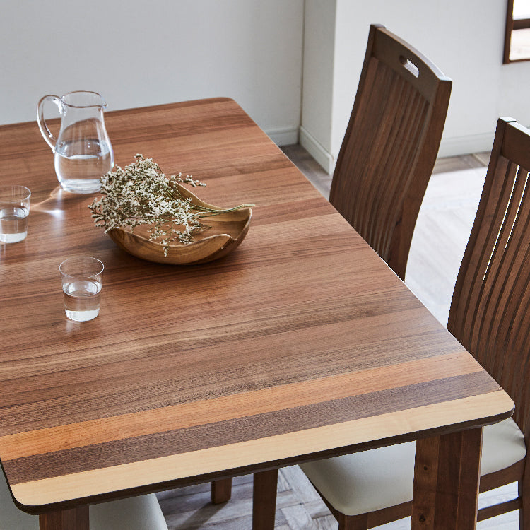 エメロード ダイニングテーブル