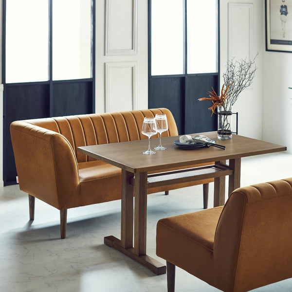 コーナー型や対面に配置するなど、お部屋のレイアウトに合わせて自由にお使いいただけます。 #LT01 キャメル（レザーテックス アニリン） #左カウチ