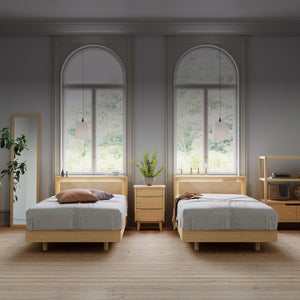 枕元で優しく輝く照明が、 落ち着きのある癒やしの空間を演出します。 #シングル