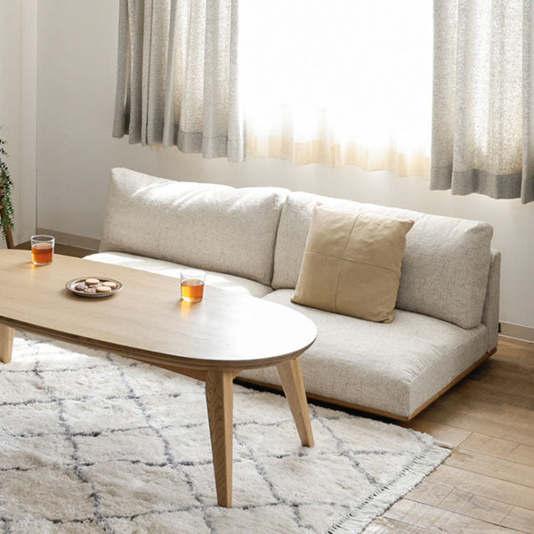 日本の暮らしに馴染み深い床座に近い座り心地が特徴。 #シュガーベージュ