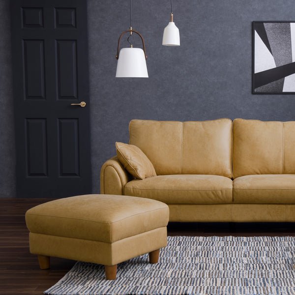 丸みのあるディテールに木脚を組み合わせた上品で繊細なフォルムのオットマン。 #LT01 キャメル（レザーテックス アニリン）