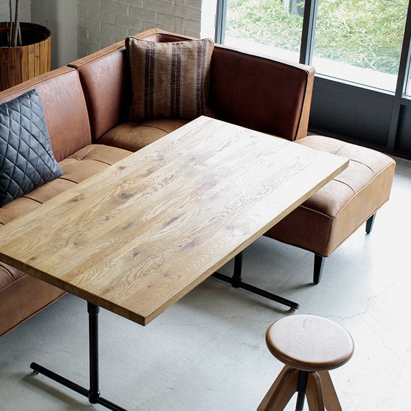 お食事やPC作業など、ゆっくり過ごせます。 #ブラウン