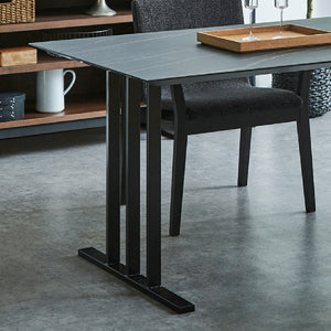 脚には天板のデザインを引き立たせるステンレス素材を採用。 150/180サイズは脚のデザインを4種類からお選びいただけます。 #ブラックストーン #スチール脚A