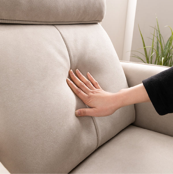 背面はウレタンフォームを使用し、程よい硬さと身体にフィットするような快適な背当たりに。 #LT01 キャメル（レザーテックス アニリン）