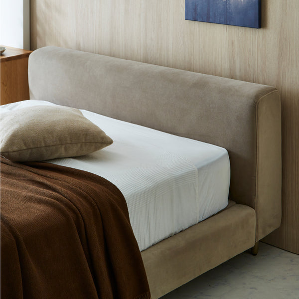 やわらかなグレージュの色合いは、どんなお部屋にも 自然に溶け込み、心地よい空間を演出。 #シングルサイズ