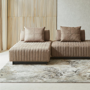 全方位から使える設計で、リビングにゆとりと自由な動線を生み出します。 #PLT112 ヨーロピアングレー（プライムレザーテックス）