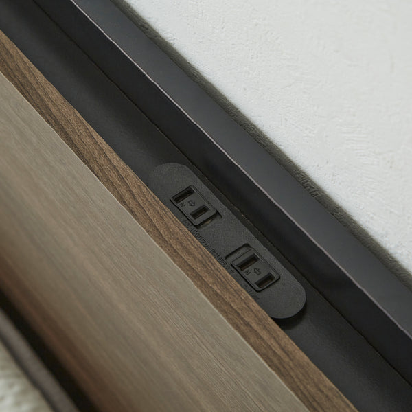 便利な2口コンセント付き。 #アンバーブラウン #セミダブル