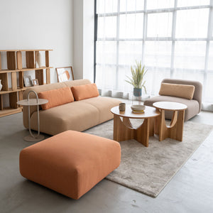 背もたれクッションを組み合わせることで、くつろぎ感をプラス。 見た目だけでなく、座り心地にも配慮した設計です。 #アプリコット