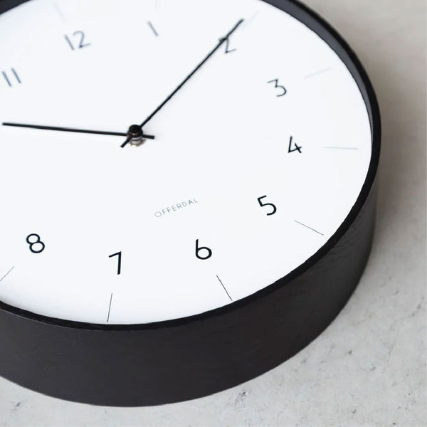 文字盤も見やすく、カチカチ音も気にならないスイーブムーブメント #ブラック