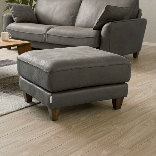 張地にはレザーテックスを使用。通気性がよくベタつきにくいので、年中快適にお使いいただけます。 #LT01 キャメル（レザーテックス アニリン） #木脚