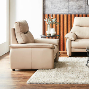 しっかりとしたボリューム感があり、すっきりとシャープな印象の佇まいです。 #FLT01フォギーグレージュ