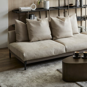 木目調のメラミンがアクセントの、洗練されたデザイン。 #PLT111 プラチナグレー（プライムレザーテックス）