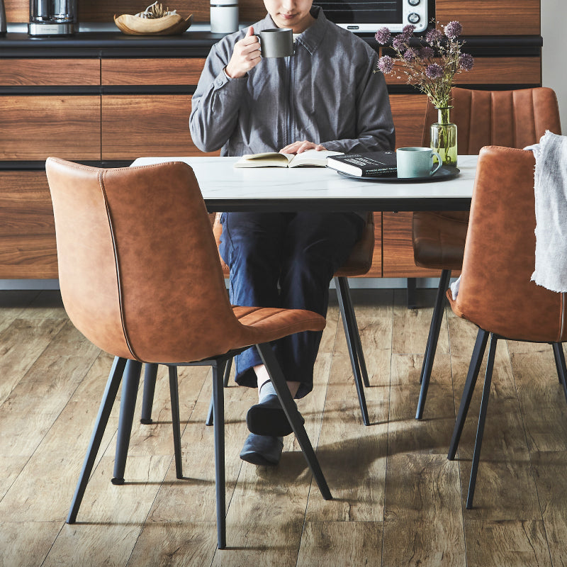 ネスト ダイニングチェア