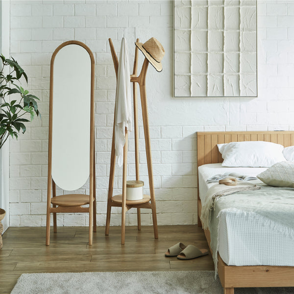 寝室や玄関など、どんな場所に置いても<br> インテリアに溶け込むデザインです。 #節有オーク