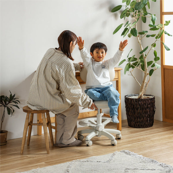 ミオル④ 学習チェア 座面高さ調整 背もたれ調整可能 #ファブリック ピンク #キャスターロックあり