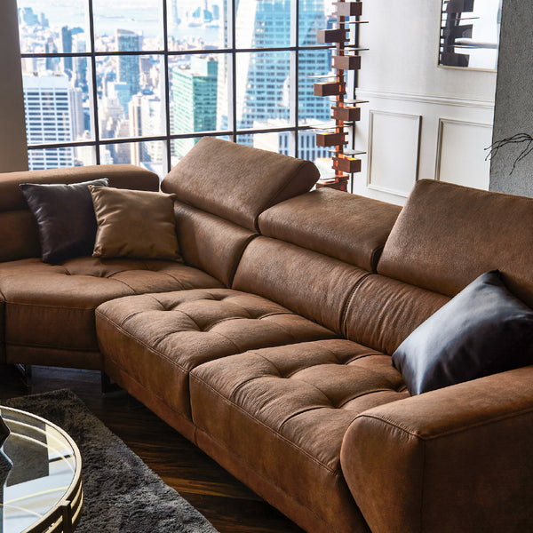 しっかりサポート力のある座クッションと硬めの背当たりが心地良く、長時間くつろぐことができます。 #SLT13 オーカーブラウン（スーパーレザーテックス）