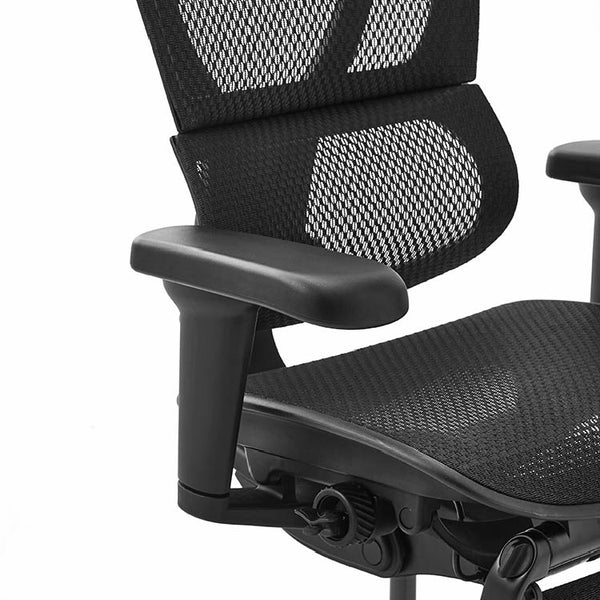 アームレスは高さ・幅・奥行・角度調整可能 #ブラックフレーム×ブラック