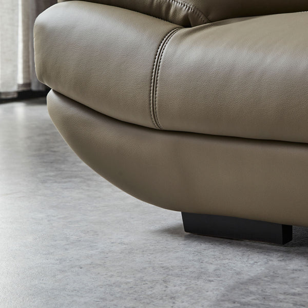 丸みがかった船底デザインがアクセントになっています。 #PLT113 モードグレー（プライムレザーテックス）