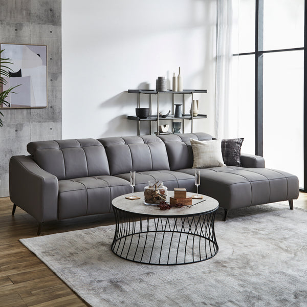 ボリュームとスマートさを兼ね備えたカウチソファ。置くだけでワンランク上の空間を演出してくれます。 #SILT21 スノーホワイト（シルキーレザーテックス） #左カウチ