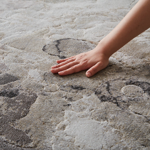 凹凸がなく、程よい長さの毛足が特徴。オールシーズン快適にご使用いただけます。 #160cm×230cm