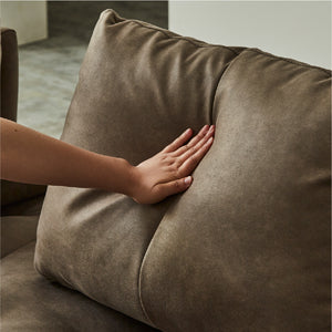 中材には密に詰まったシリコンフィルを使用。柔らかさと適度な弾力性が、腰や背中への負担を軽減します。 #ヨーロピアングレー