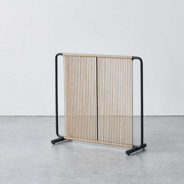 オフィスやショップ、リビングなど、さまざまな空間に馴染みやすく、 複数台横に並べての使用にも適しています。 #ナチュラル #S