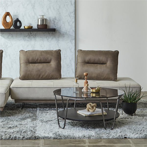 イタリアンモダンをベースにエレガントさを加えた、肘置きや背面のないデイベッドタイプのソファ。 #PLT101 ブルースター（プライムレザーテックス）