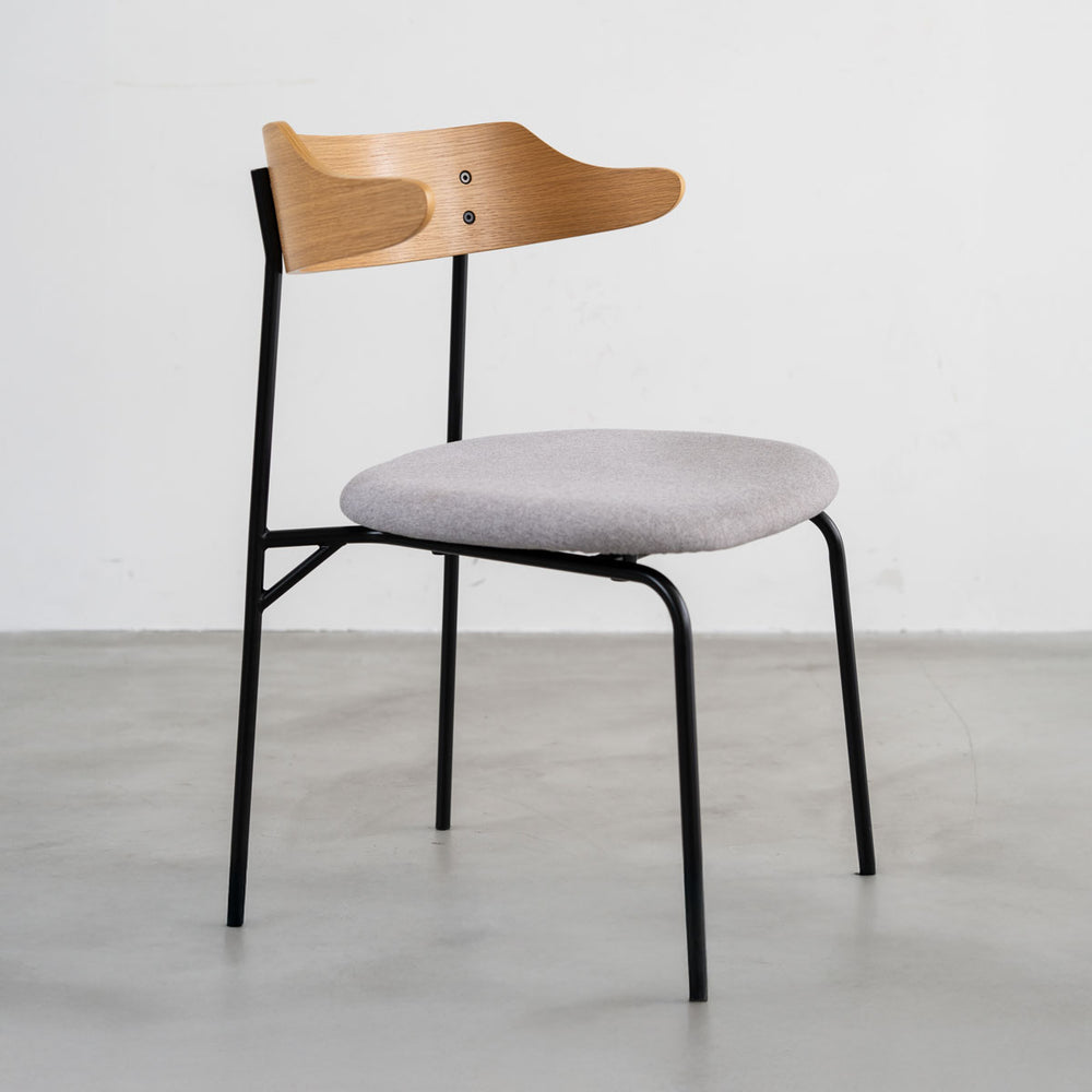 カペルⅢ ダイニングチェア