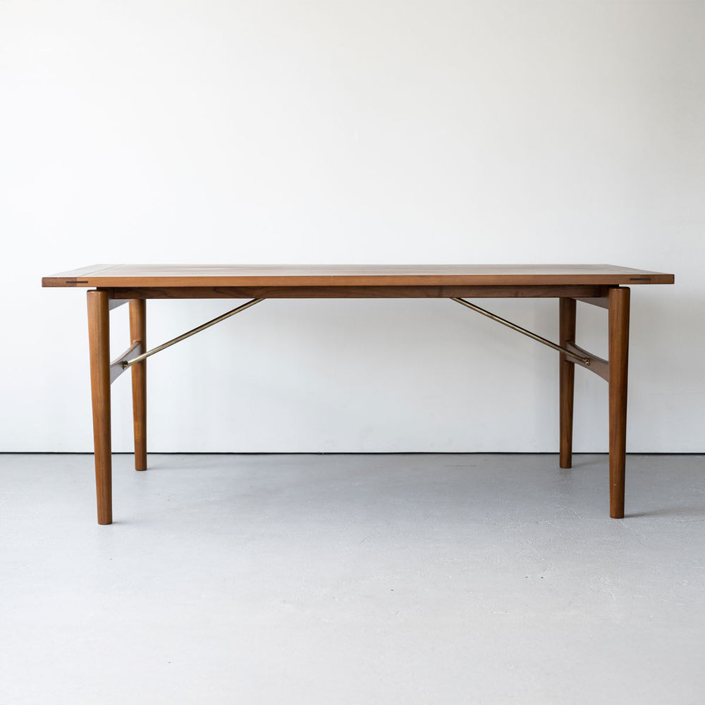 スケイブ ダイニングテーブル