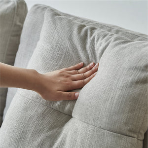 程よい反発性とふわっとした感触の背クッションが優しく包み込むような柔らかな印象を与えます。 #A49シャイングレー/PLT112ヨーロピアングレー