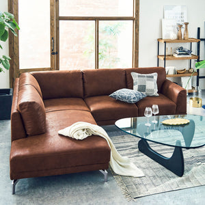 大きめのサイズ感を活かすため、座面・背クッション・肘部それぞれ厚みをもたせています。 #LT01 キャメル（レザーテックス アニリン）