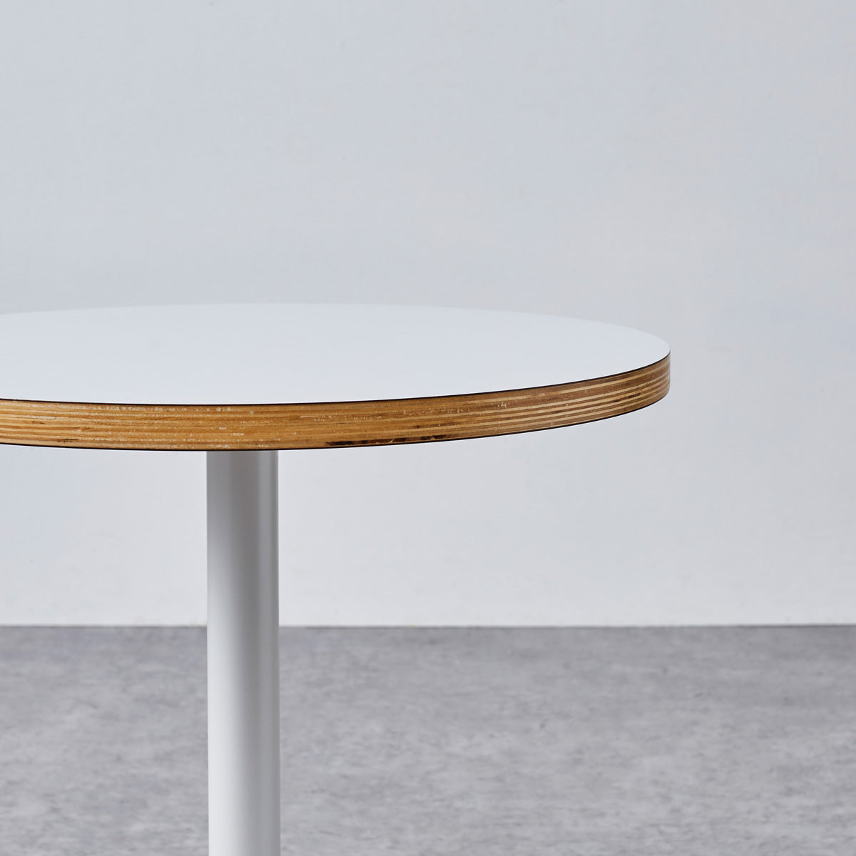 ノムル カフェテーブル 〇脚タイプ