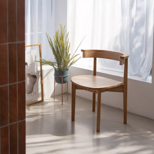 直線と曲線のバランスがかわいらしいダイニングチェア。 #ライトグレー