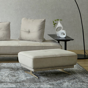 革のような高級感と、季節を問わない快適さを両立しており、夏も冬も心地よく使える素材です。 #Default Title