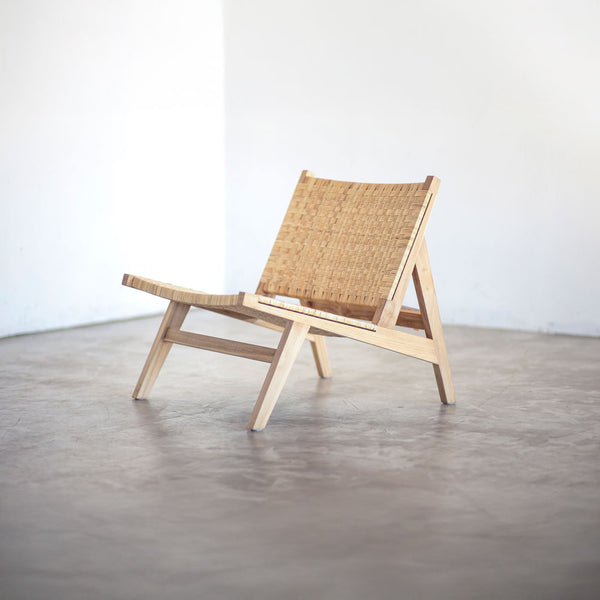 グレードの高いチークの無垢材を使用した&Craftの象徴的なシリーズ「タスカ―」 上品で落ち着いた木目が特徴の樹齢30年以上のチーク材を使い、 木目や木肌の良さを最大限に引き出すために、無塗装で仕上げています。 #チークナチュラル