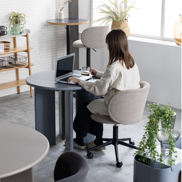 ブレッツ デスクチェア #ビスケット #ブラック脚