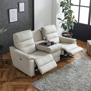 ボタン操作で背もたれとフットレストがリクライニング。座る人に合わせた心地よいくつろぎを叶えます。 #PLT111 プラチナグレー（プライムレザーテックス）