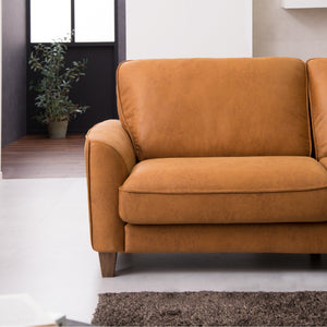 張地の素材感を引き立てる、縁取りのようなパイピング加工がアクセントに。 #LT01 キャメル（レザーテックス アニリン）