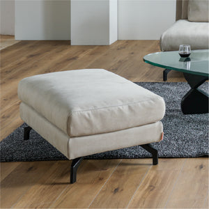 洗練されたヨーロピアンデザインの「グラシエーロ」。シリーズ商品との自由な組合せで、空間を彩ります。 #PLT111 プラチナグレー（プライムレザーテックス）