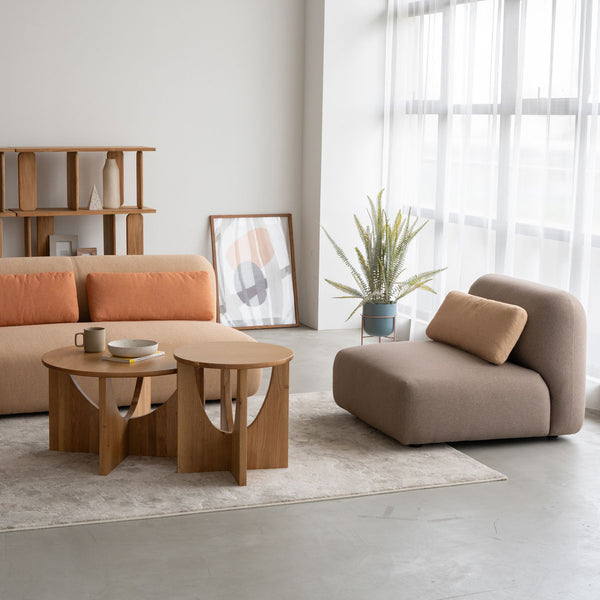 置き方次第で表情が変わるMIUMソファ。 ワンルームからリビングまで幅広く対応します。 #アプリコット