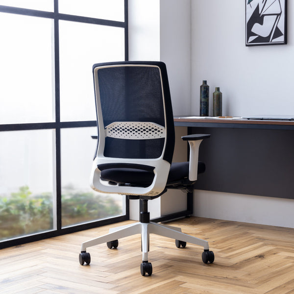 ホワイトフレーム×張地ブラック×ホワイトアームレスト #ブラック×ブラック