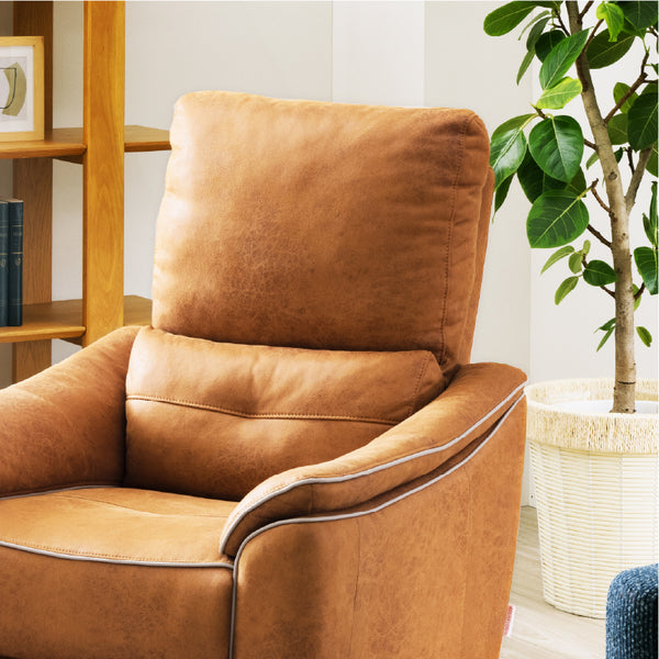 背もたれはハイバック仕様とランバーサポート付き。身体をしっかり支え、長時間でも快適な座り心地を実現。 #PLT102 インディーブルー（プライムレザーテックス）