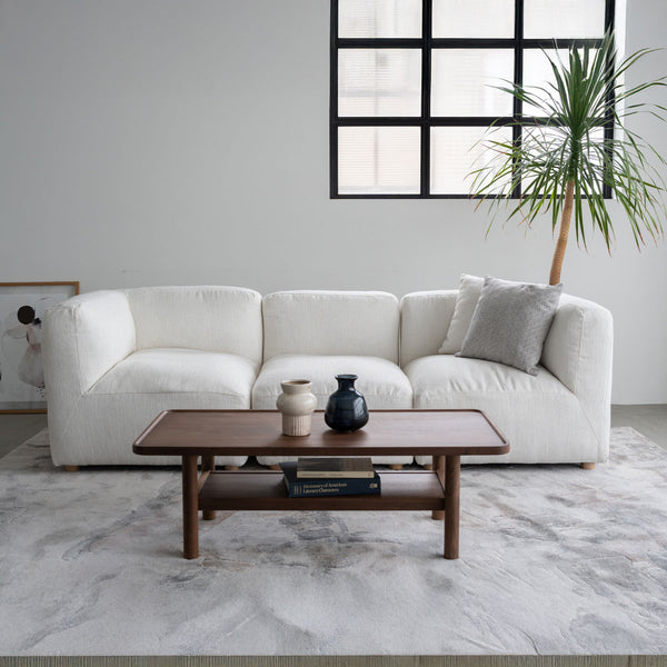 ソファ前に置いても圧迫感のないサイズ感。 日常のくつろぎに、自然と寄り添う佇まいです。 #オーク