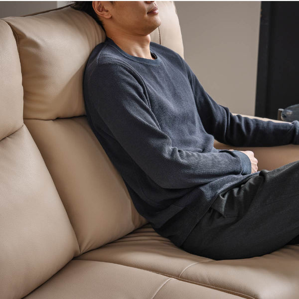 快適な姿勢でくつろげるように、首・頭部をあずけてゆったりとリラックスできるハイバック仕様です。 #FLT04コーラルベージュ