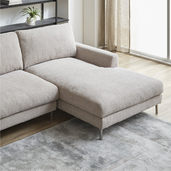 フルカバーリング仕様のファブリックカウチソファ。 #F53 シルキーグレージュ（ファブリックBランク） #右カウチ