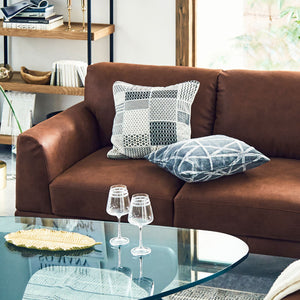 背もたれは柔らかく、優しく包みこまれるような座り心地でゆったりとくつろいでいただけます。 #LT01 キャメル（レザーテックス アニリン）